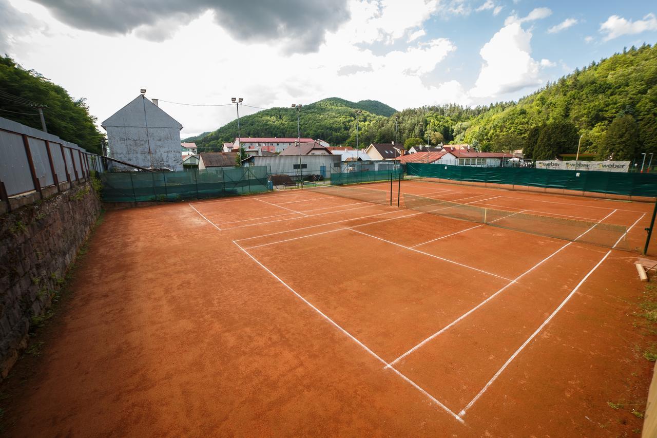Hotel Daro Banska Stiavnica Ngoại thất bức ảnh
