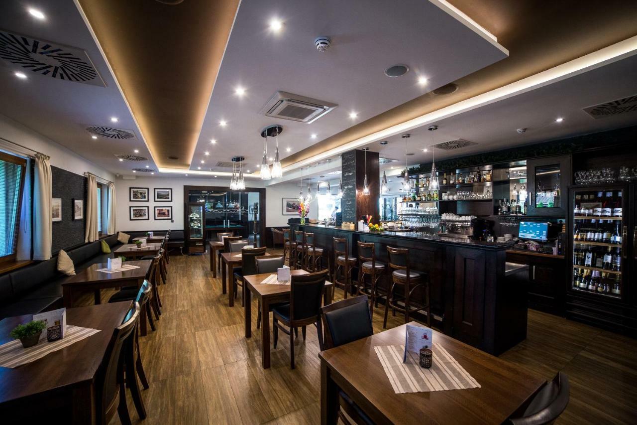 Hotel Daro Banska Stiavnica Ngoại thất bức ảnh